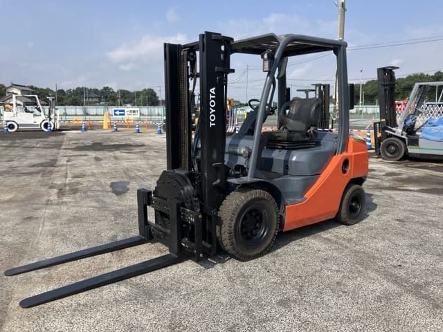 Forklift — Auction (lot 8462-4121)