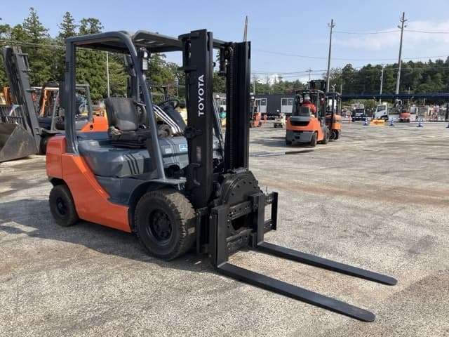Forklift — Auction (lot 8462-4121)