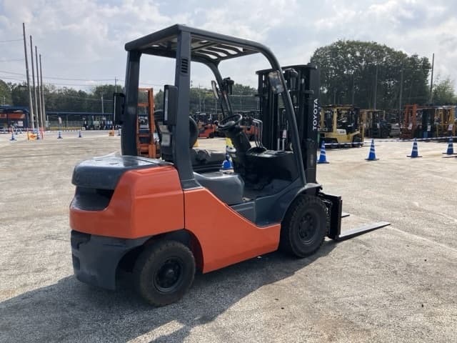 Forklift — Auction (lot 8462-4121)