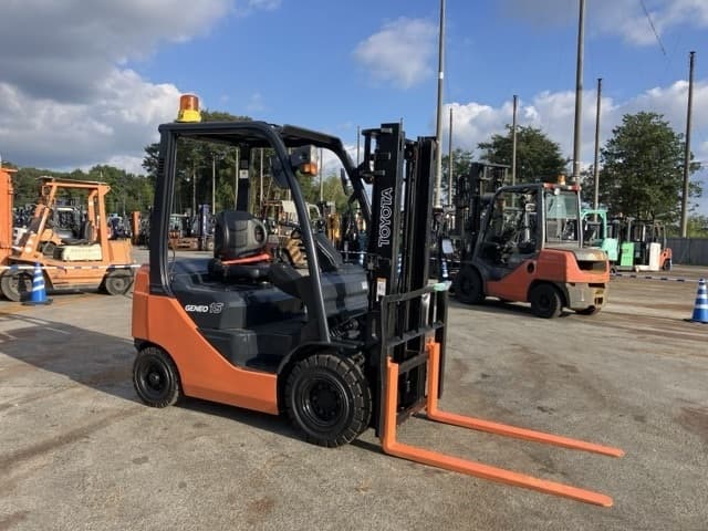 Forklift — Auction (lot 8462-4126)