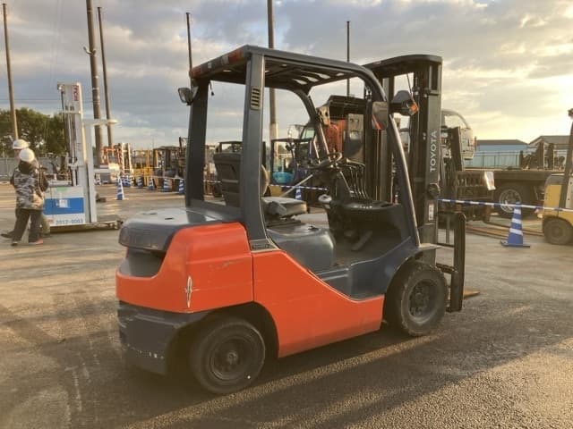 Forklift — Auction (lot 8462-4136)
