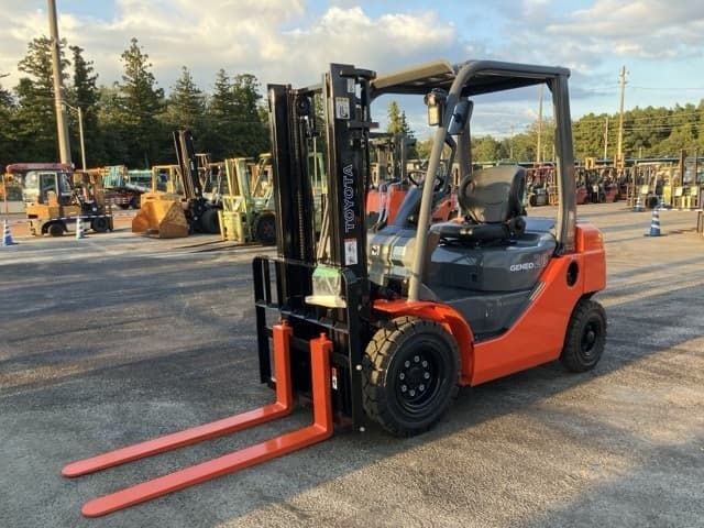 Forklift — Auction (lot 8462-4137)
