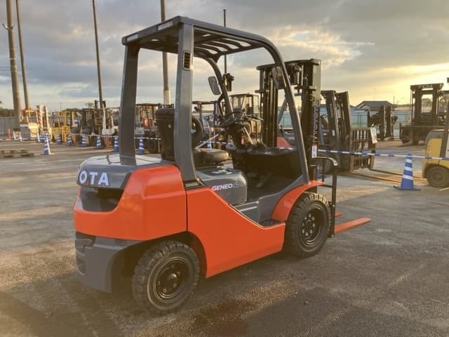 Forklift — Auction (lot 8462-4137)