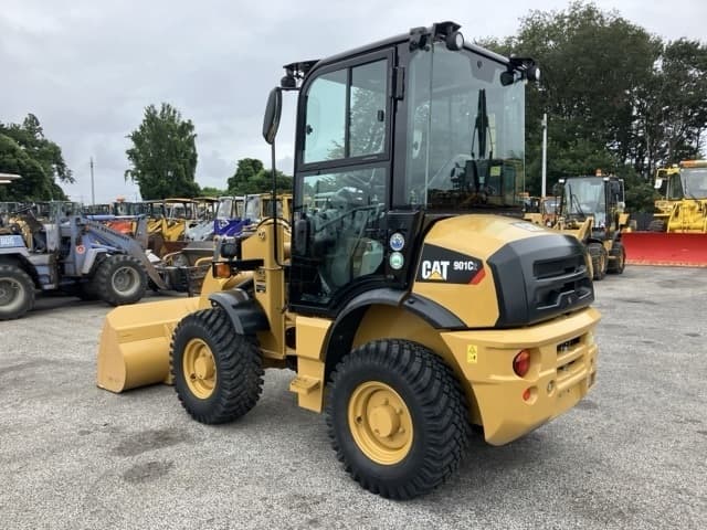 MINI WHEEL LOADER — Auction (lot 8462-414)