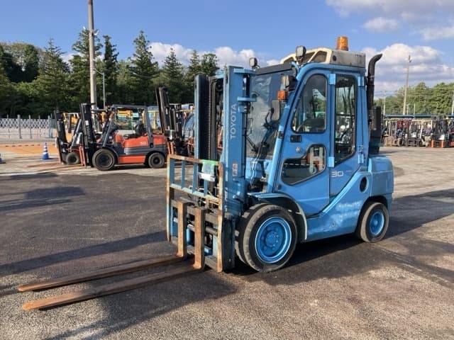 Forklift — Auction (lot 8462-4163)