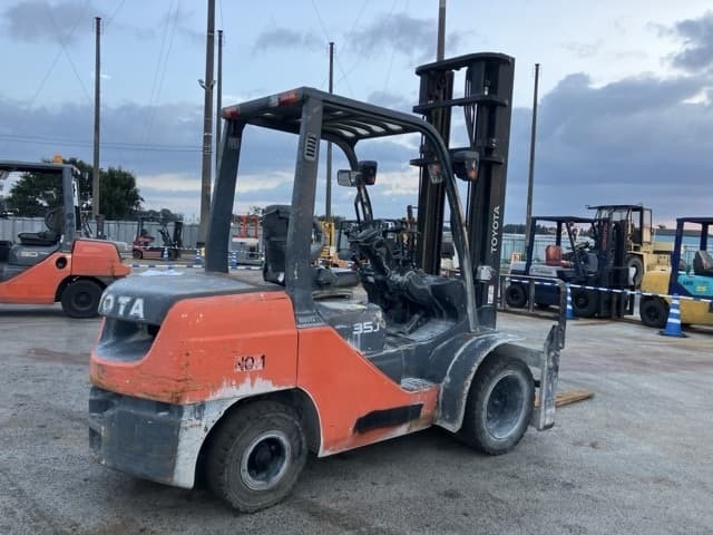 Forklift — Auction (lot 8462-4175)