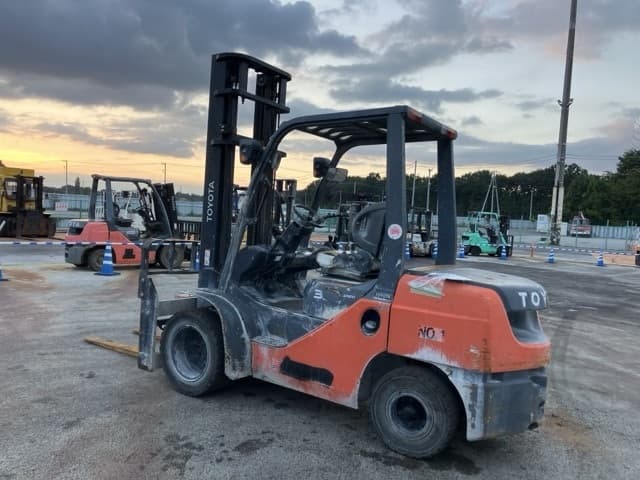 Forklift — Auction (lot 8462-4175)