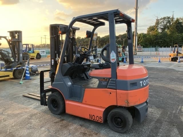 Battery Forklift — Auction (lot 8462-4187)