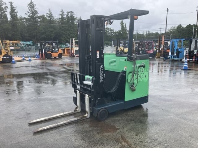 Reach Forklift — Auction (lot 8462-4200)