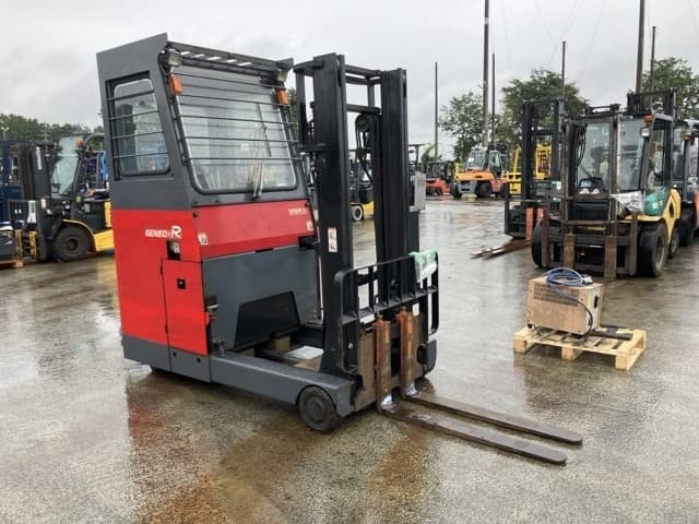 Reach Forklift — Auction (lot 8462-4202)