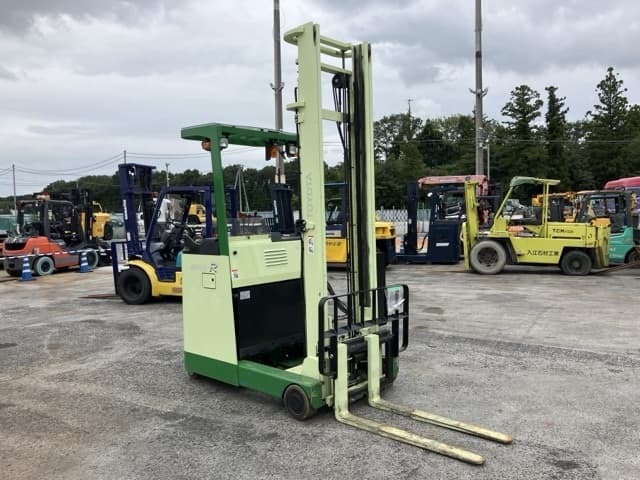 Reach Forklift — Auction (lot 8462-4203)
