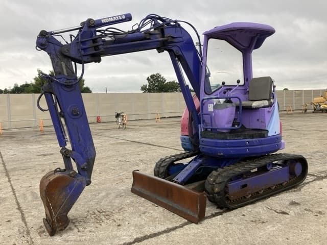 MINI EXCAVATOR — Auction (lot 8462-432)