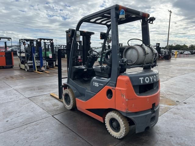 Forklift — Auction (lot 8462-44003)
