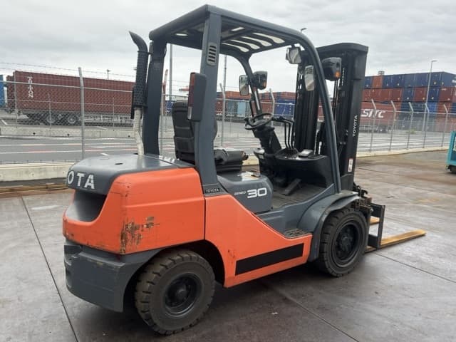 Forklift — Auction (lot 8462-44006)