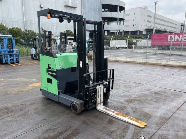 Reach Forklift — Auction (lot 8462-44008)