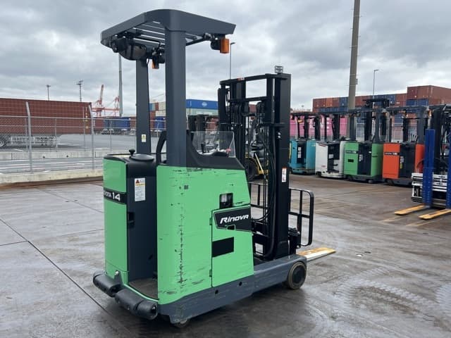 Reach Forklift — Auction (lot 8462-44008)