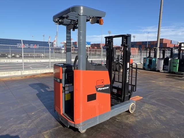 Reach Forklift — Auction (lot 8462-44012)
