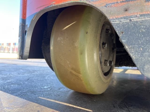 Reach Forklift — Auction (lot 8462-44012)