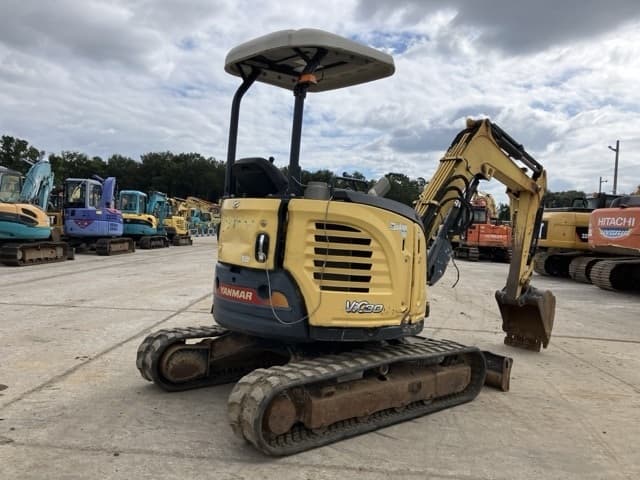 MINI EXCAVATOR — Auction (lot 8462-443)