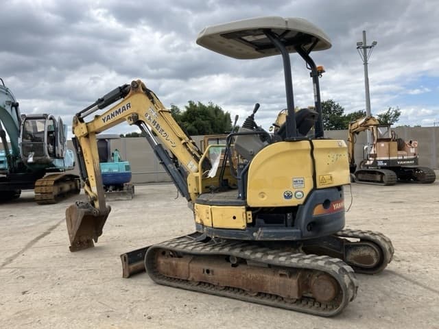 MINI EXCAVATOR — Auction (lot 8462-443)