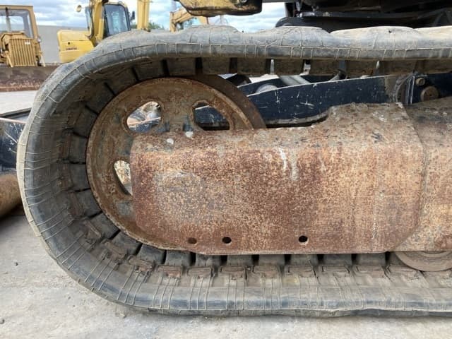 MINI EXCAVATOR — Auction (lot 8462-443)