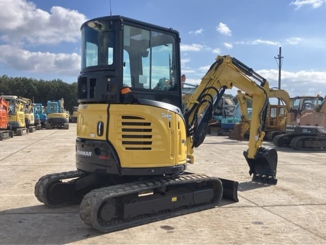 MINI EXCAVATOR — Auction (lot 8462-444)