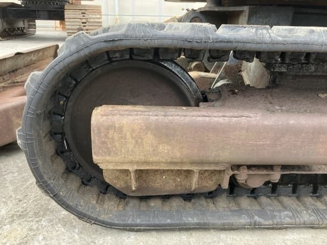 MINI EXCAVATOR — Auction (lot 8462-447)