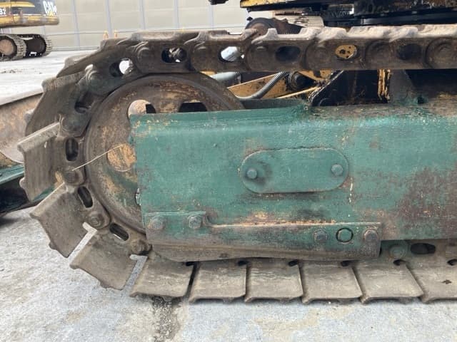 MINI EXCAVATOR — Auction (lot 8462-450)