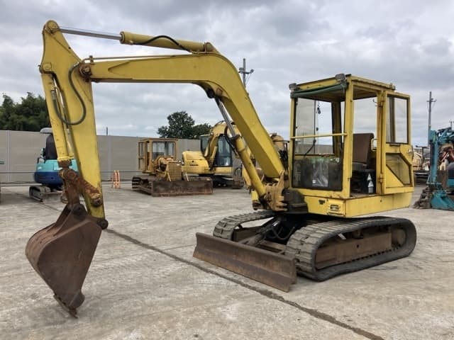 MINI EXCAVATOR — Auction (lot 8462-453)