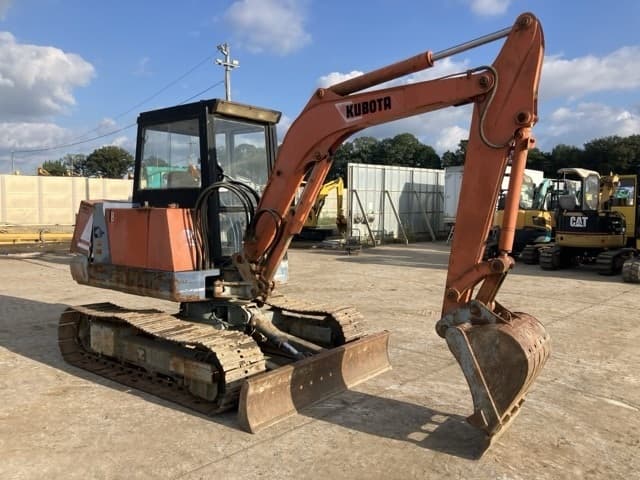 MINI EXCAVATOR — Auction (lot 8462-454)