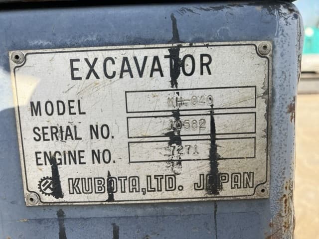 MINI EXCAVATOR — Auction (lot 8462-454)