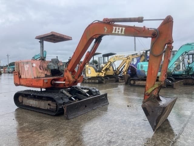 MINI EXCAVATOR — Auction (lot 8462-457)
