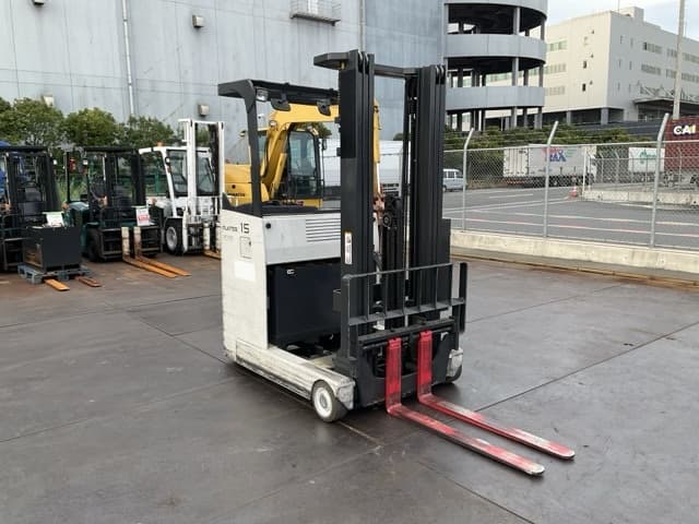 Reach Forklift — Auction (lot 8462-45802)