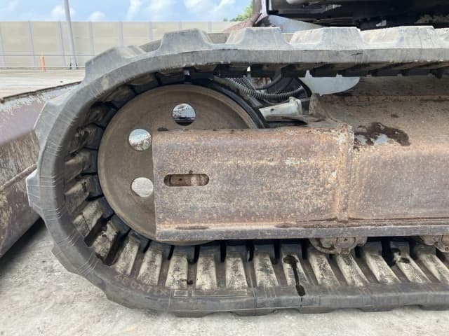 EXCAVATOR — Auction (lot 8462-464)