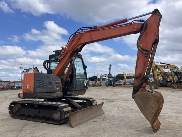 EXCAVATOR — Auction (lot 8462-474)