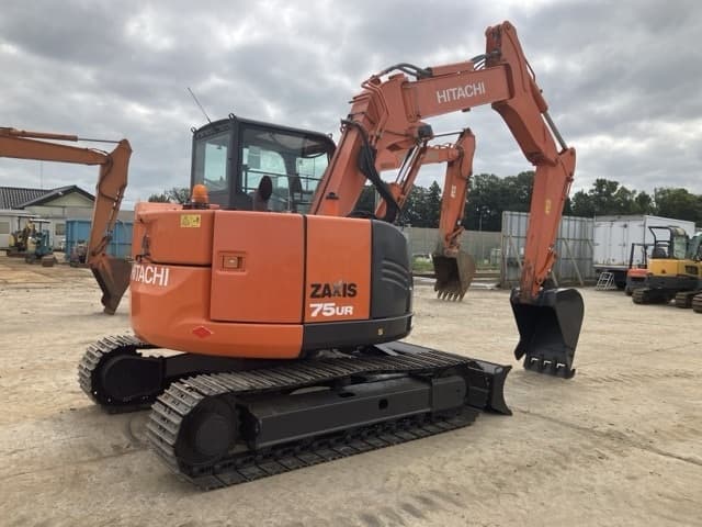 EXCAVATOR — Auction (lot 8462-475)