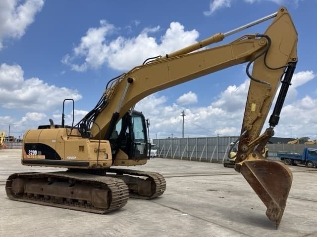 EXCAVATOR — Auction (lot 8462-485)