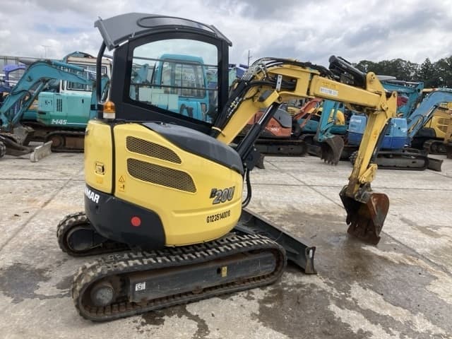 MINI EXCAVATOR — Auction (lot 8462-490)
