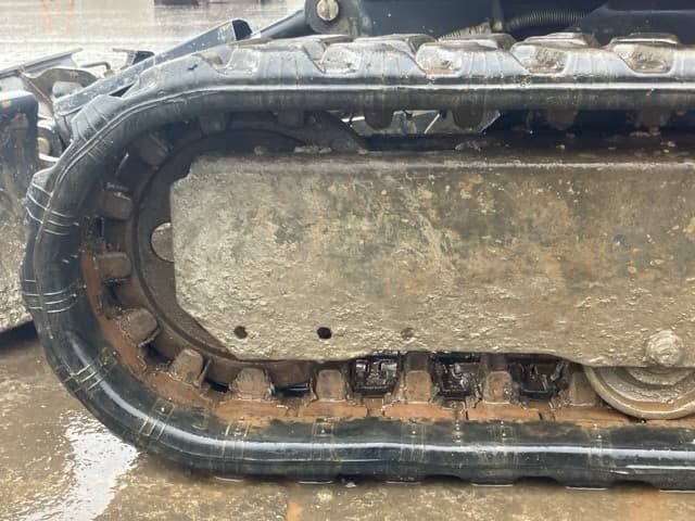 MINI EXCAVATOR — Auction (lot 8462-492)