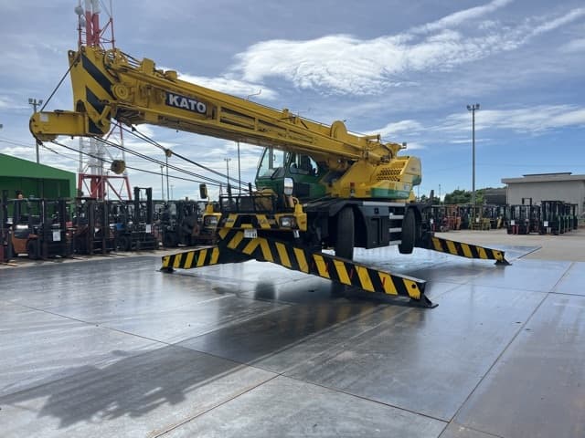Rough Terrain Crane — Auction (lot 8462-50003)
