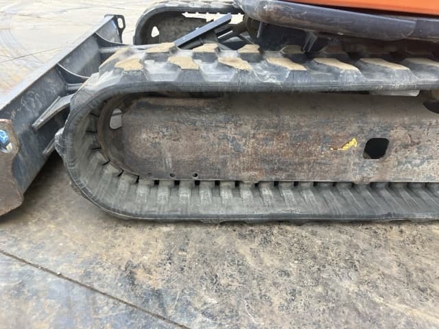 MINI EXCAVATOR — Auction (lot 8462-50009)
