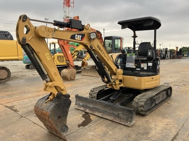 MINI EXCAVATOR — Auction (lot 8462-50010)