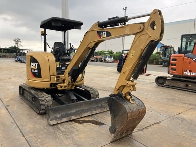 MINI EXCAVATOR — Auction (lot 8462-50010)