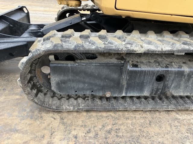 MINI EXCAVATOR — Auction (lot 8462-50010)