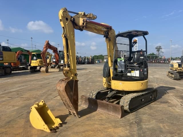 MINI EXCAVATOR — Auction (lot 8462-50011)