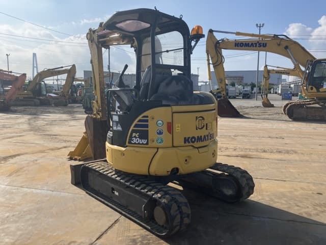 MINI EXCAVATOR — Auction (lot 8462-50011)