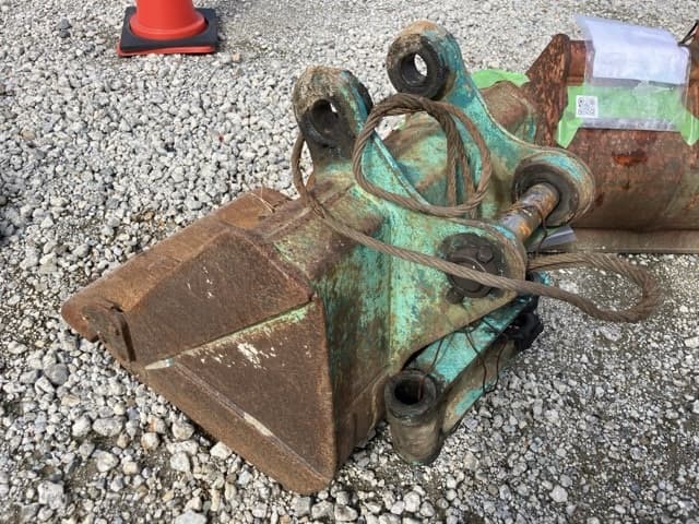 CONSTRUCTION BUCKET — Auction (lot 8462-56004)