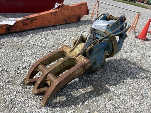 ROTATING HYDRAULIC FORK — Auction (lot 8462-56005)