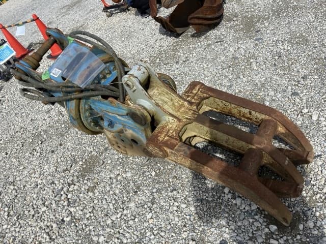ROTATING HYDRAULIC FORK — Auction (lot 8462-56005)