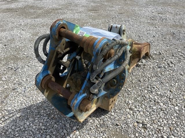 ROTATING HYDRAULIC FORK — Auction (lot 8462-56005)